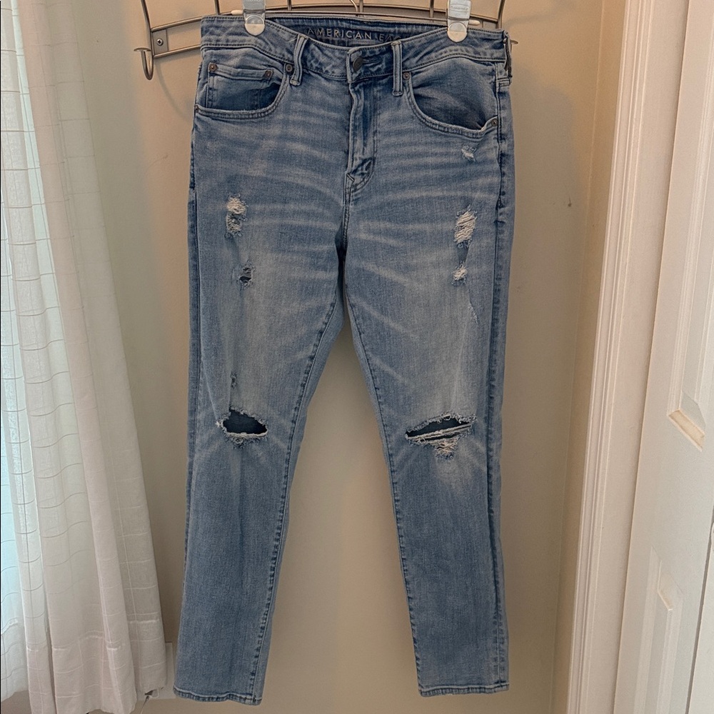 American Eagle Outfitters Airflex+ Athletic Men's Light Blue Ripped Jeans